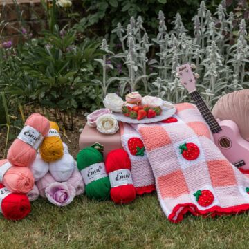 Eton Mess Blanket in Emu Classic DK 1074 Crochet Pattern