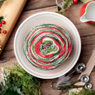 Christmas Classics Christmas Cakes DK Yarn Santa 001 150g