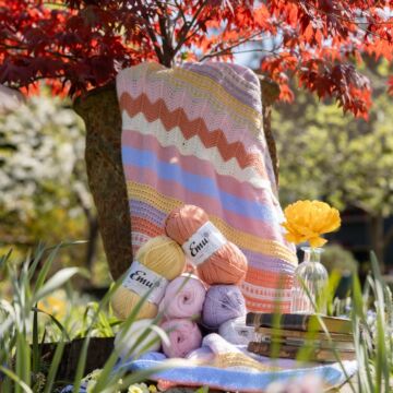 The Daydream Blanket 1073 in Emu Classic DK - Yarn Pack & Pattern Multi 8 x 100g