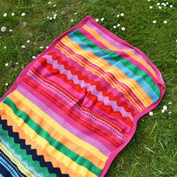 WoolBox Knitted Temperature Blanket in WoolBox Imagine Classic DK FREE PDF  